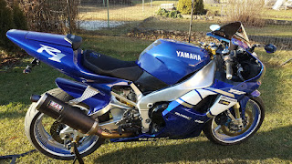 Yamaha R1 Bike