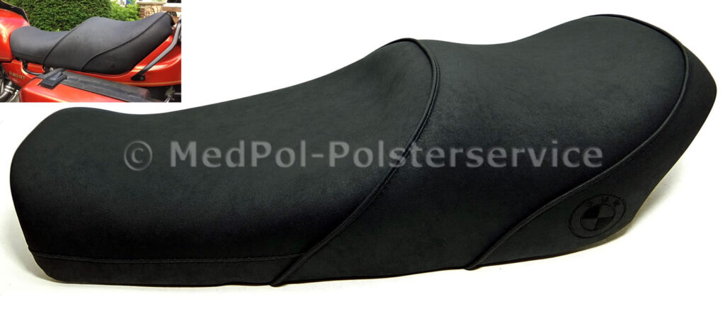 R 80 RT Komplett Neubezug in Nubuck. Ziernaht, Stickerei und Keder in Schwarz - mit einer an den Körper angepassten Komfortpolsterung inkl. Aktivmatte.