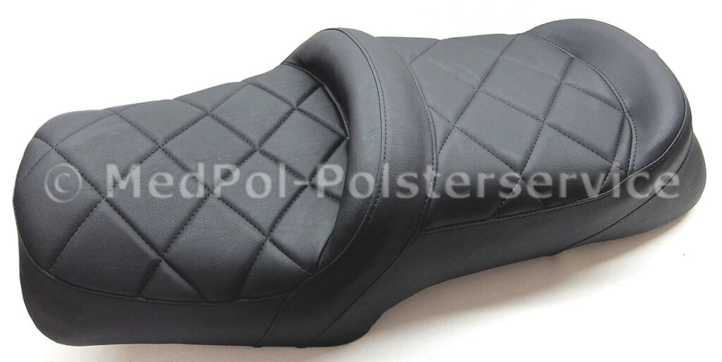 GL 1100 Sitzbank gemäß Kundenwunsch komplett Neubezug in Matt mit Karomuster, Ziernaht in Schwarz