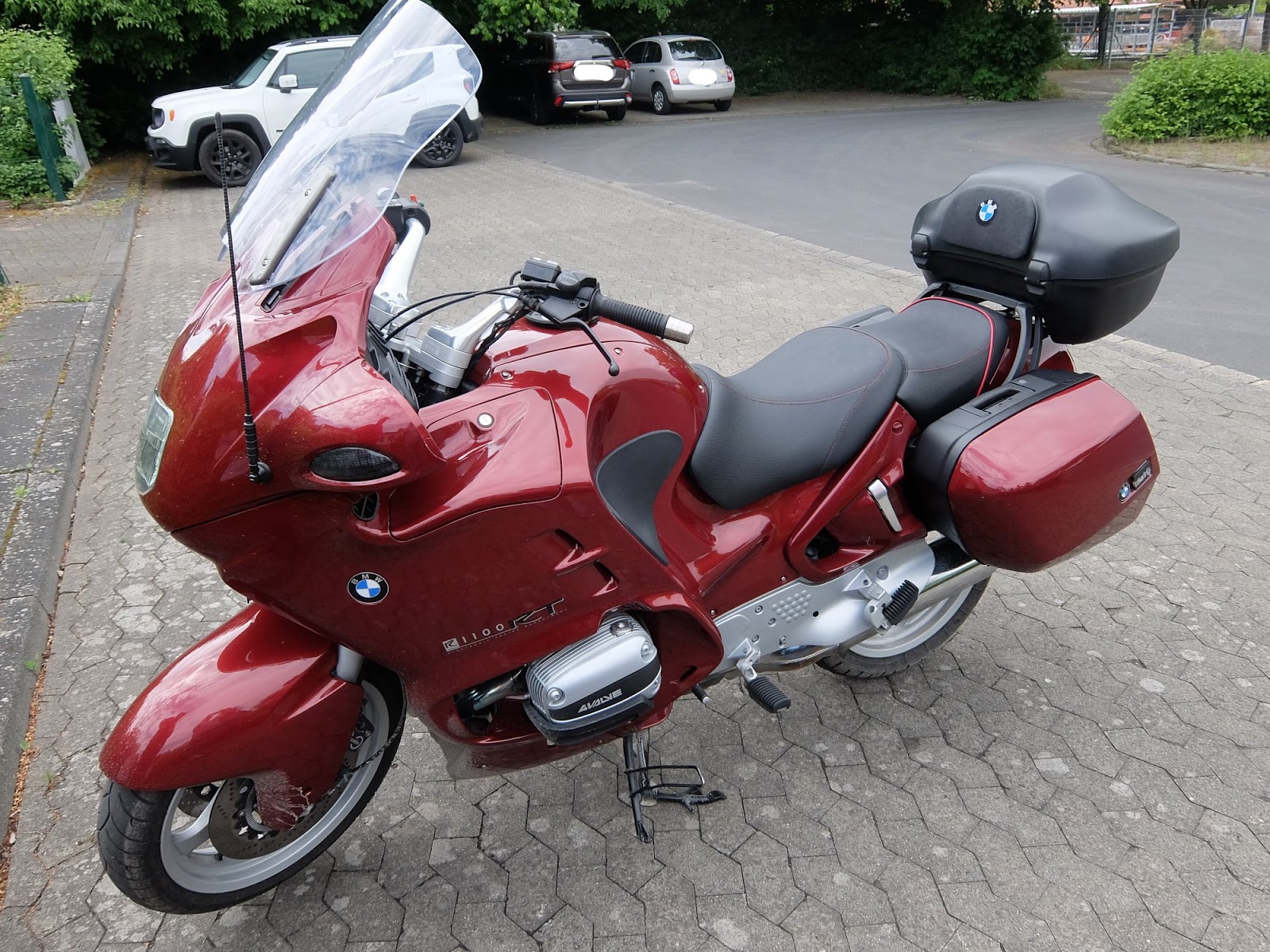 Neue Polsterungen für die BMW R 1100 RT: Standard und Premium Med.TEC
