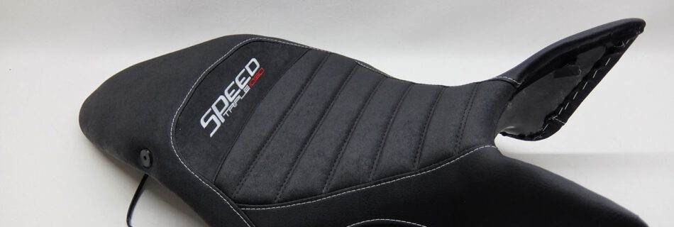 2-triumph-speed-triple