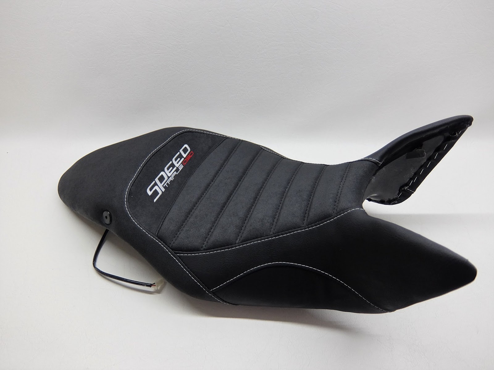 2-triumph-speed-triple