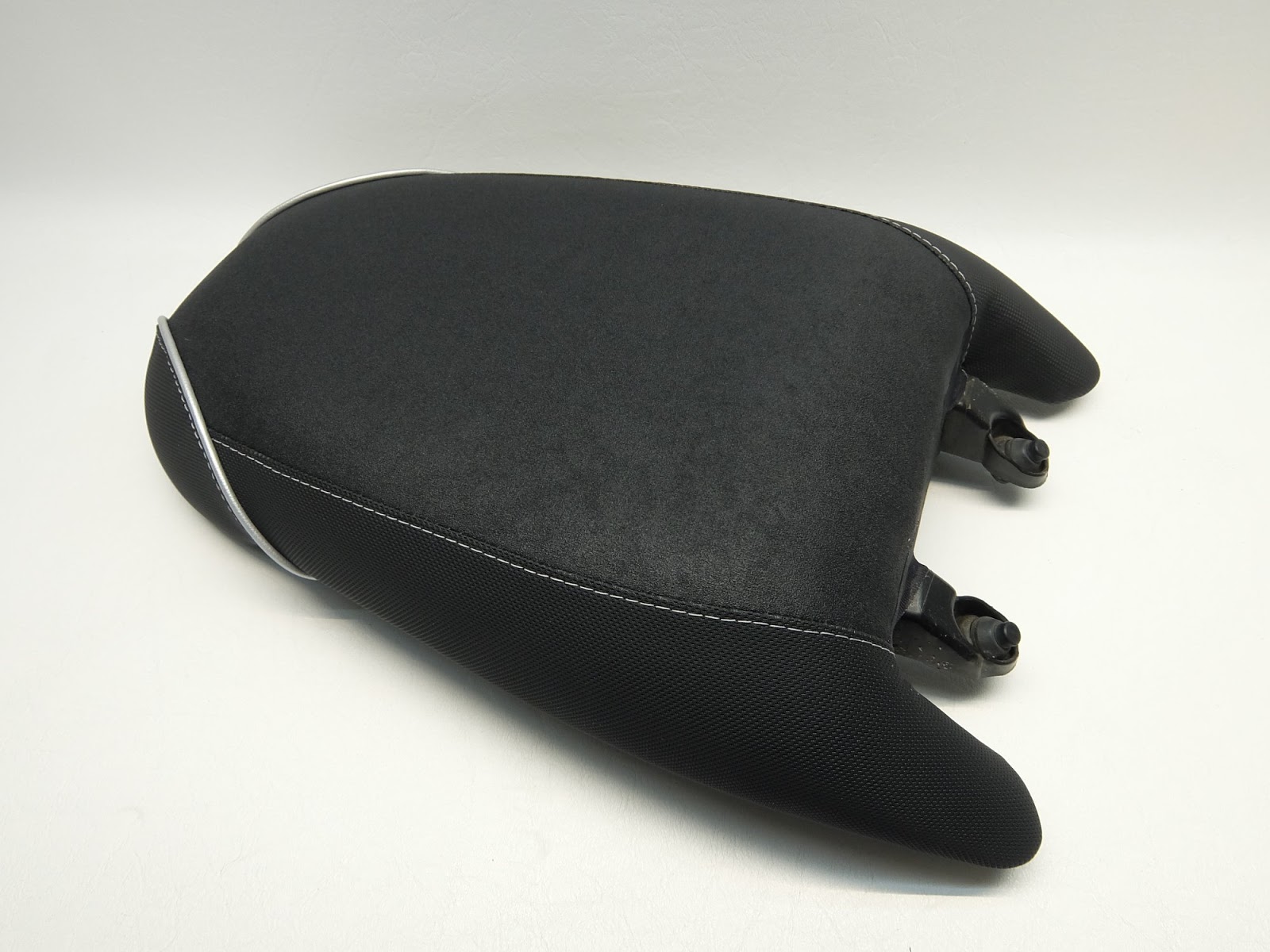 bmw-r850r-sitzbank-3