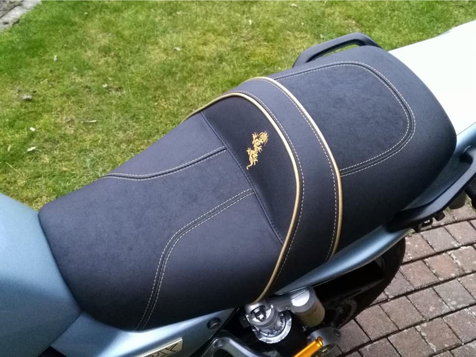 Kawasaki-ZRX1100-bike-2