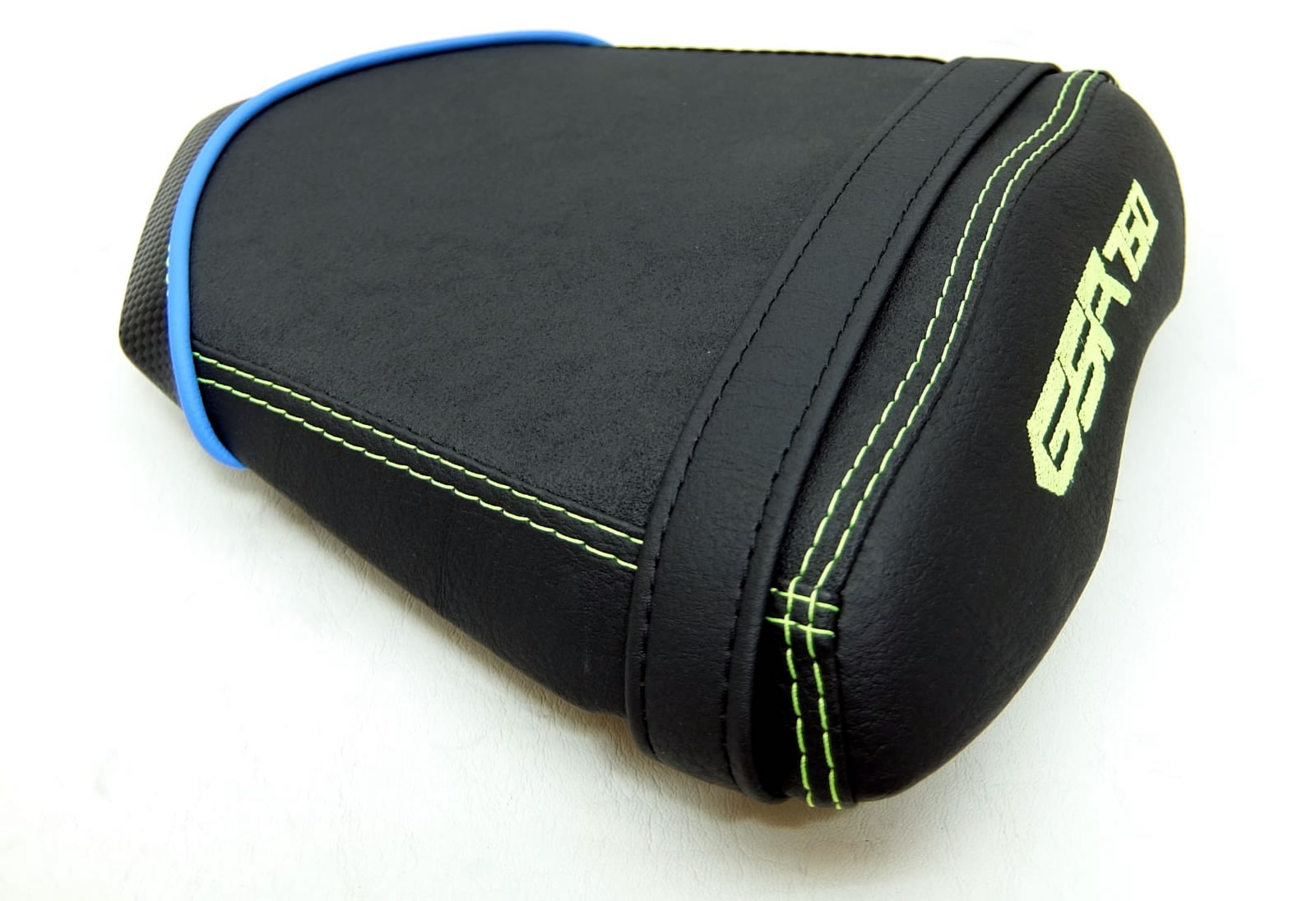 Suzuki-GSR-750-sitzbank-5