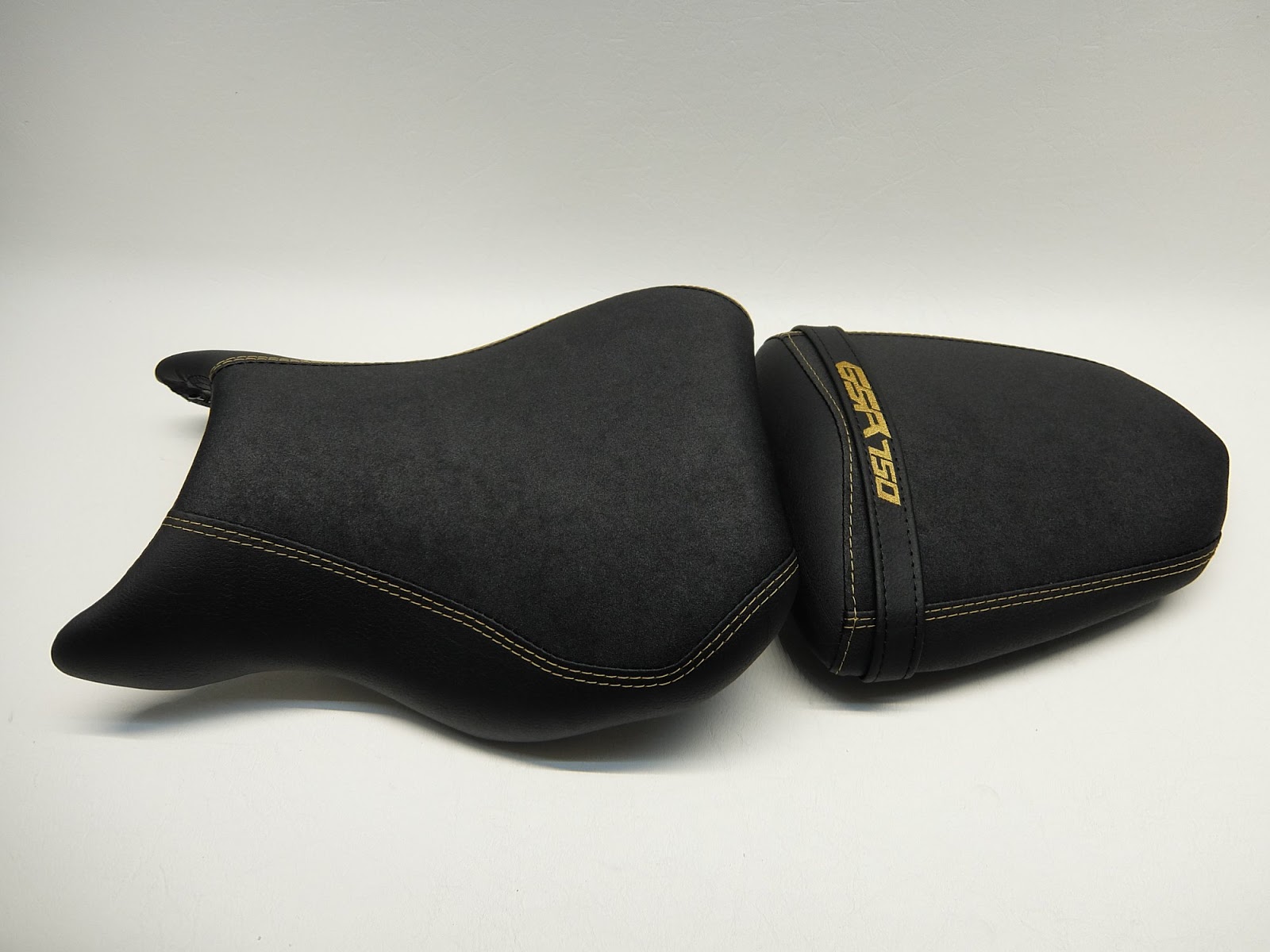 Suzuki-GSR750-sitzbank-1