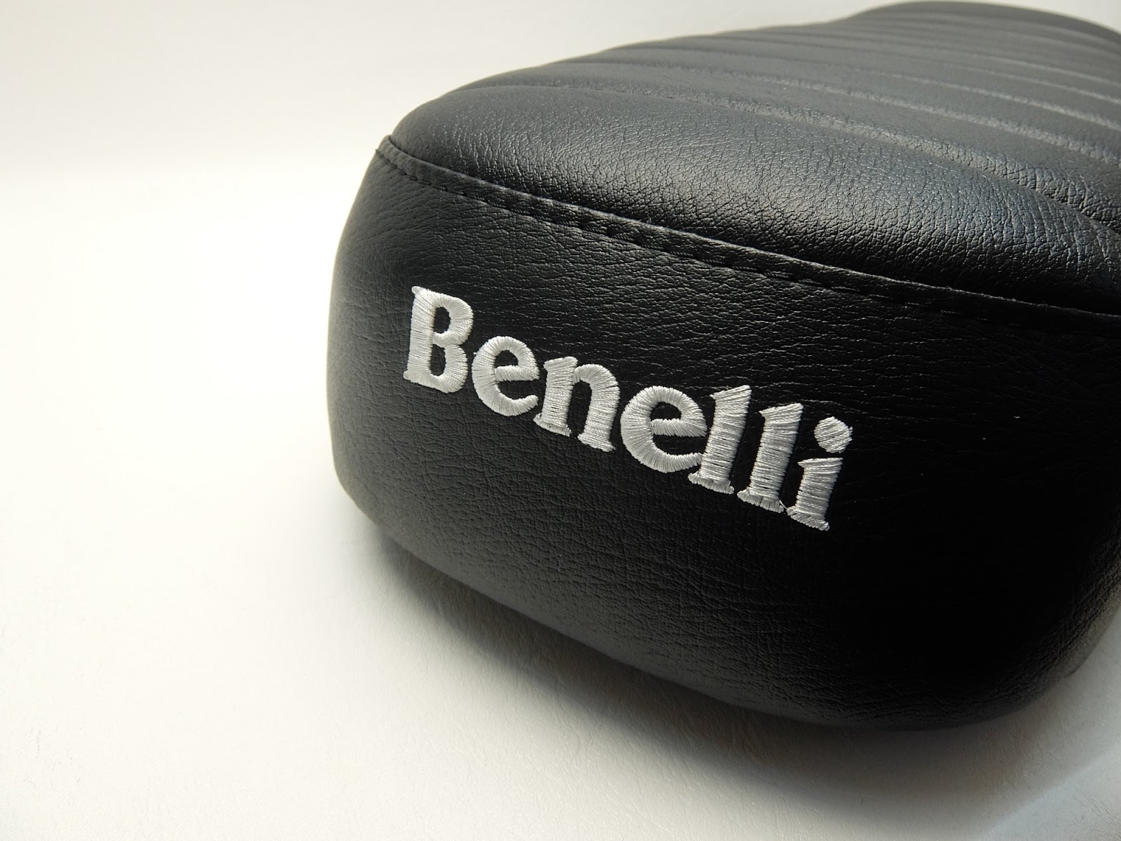 benelli-sitzbank-6