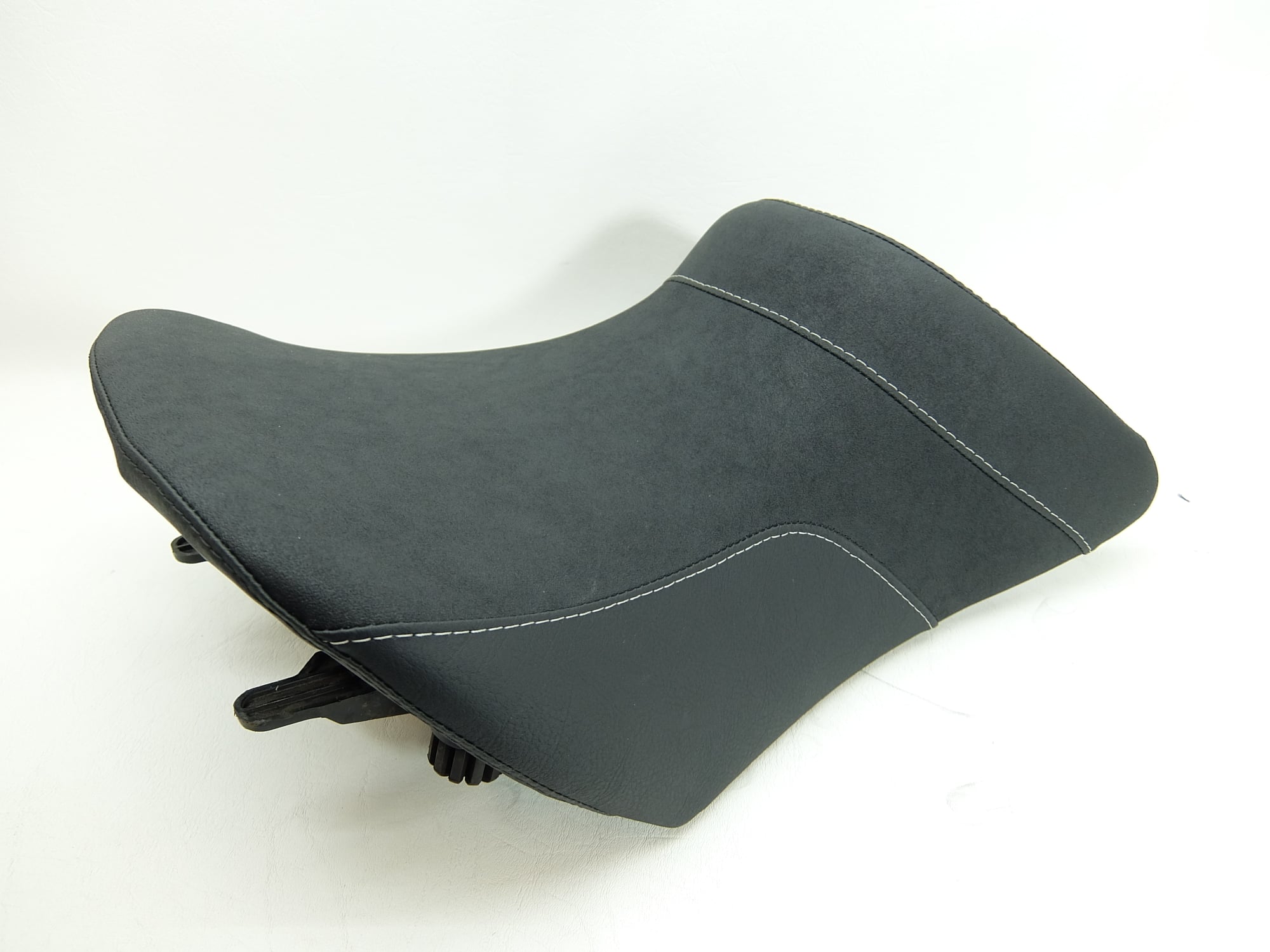 bmw-r1200r-sitzbank-neupolsterung-4