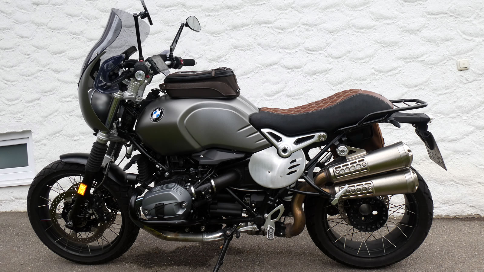 bmw-rninet-scrambler-bike-1