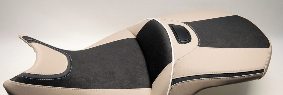 gl1800-goldwingsitzbank-1