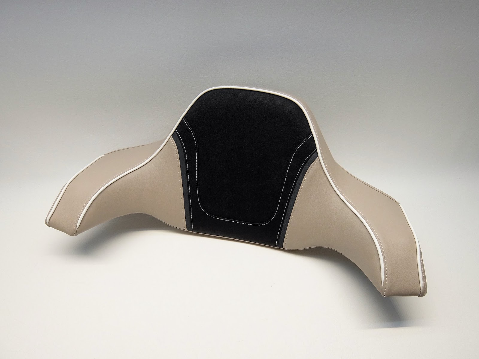 gl1800-goldwingsitzbank-2