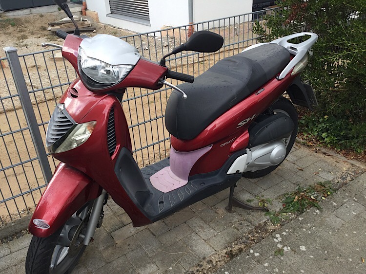 honda-sh125i-roller-bike