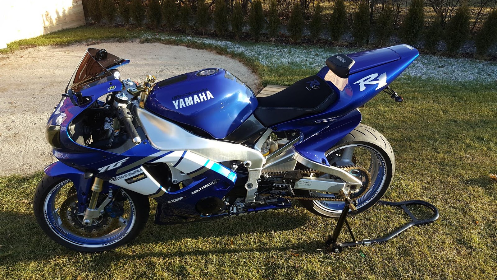 Yamaha R1 – Bild 1